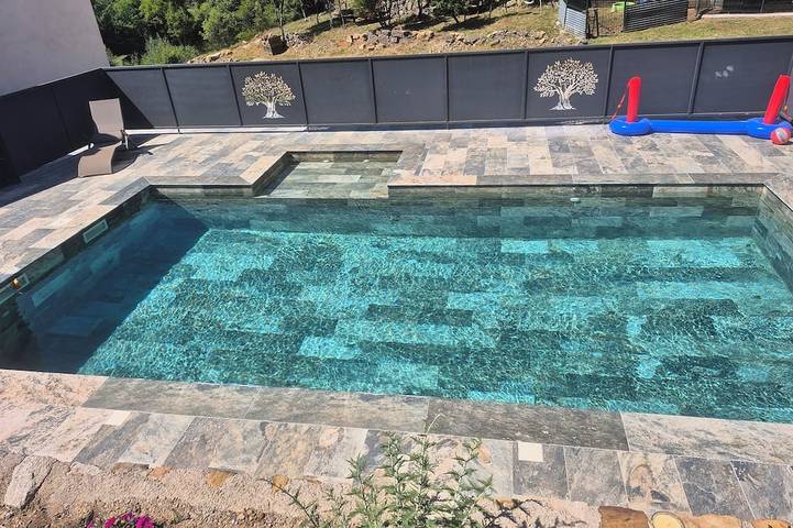 Location de vacances pour 4 personnes, avec Terrasse ainsi que Jardin et Piscine à Saint-Martin-de-Valgalgues