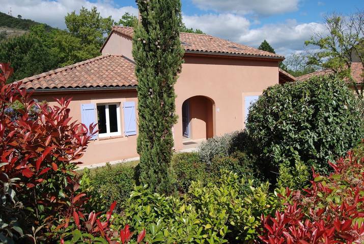 Villa pour 8 personnes, avec piscine ainsi que jardin et balcon à Vallon-Pont-d'Arc - 2
