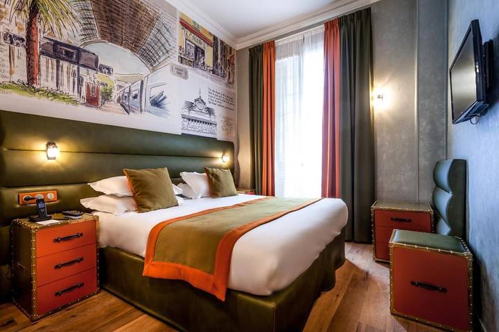 Hôtel pour 3 personnes, avec piscine et balcon dans Gare de Nice ville