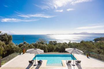 Villa pour 6 Personnes dans Mparmpati, Corfou, Photo 1