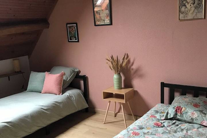 Gîte pour 10 personnes, avec jardin à Saint-Cyran-du-Jambot - 3