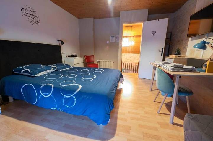 Chambre d’hôte pour 2 personnes, avec jardin et piscine à Brizambourg