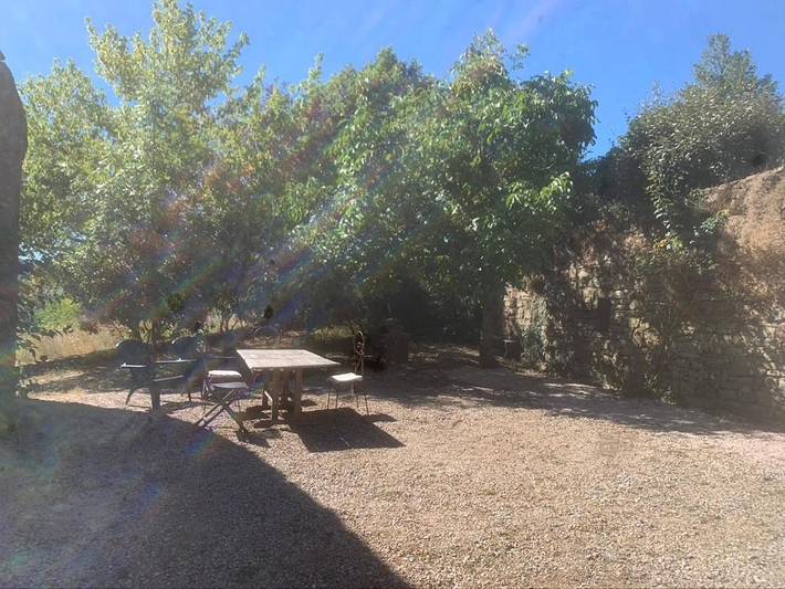 Location de vacances pour 5 personnes, avec piscine ainsi que vue et jardin à Laval-Roquecezière - 4