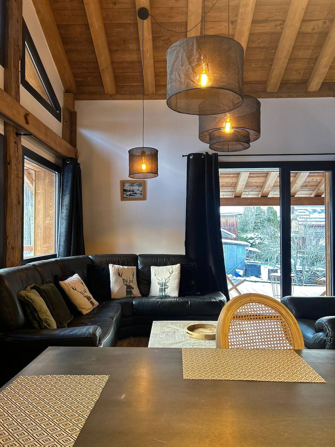 Appartement entier, Appartement 6 pers rénové à 2 min des pistes, vue montagne, terrasse privée in Station de Morillon, Grand Massif