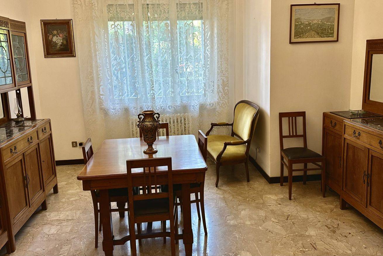 Apartamento entero, S325 - Sirolo, four-room apartment in the center with garden and parking space in Sirolo, Riviera del Conero