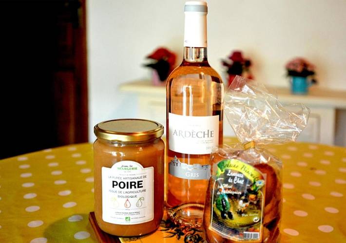 Location de vacances pour 4 personnes, avec jardin et vue à Vesseaux - 3