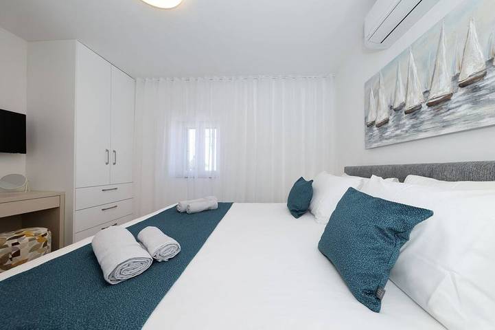 Ferienhaus Luca mit Pool und Terrasse in Vrsi, Zadar