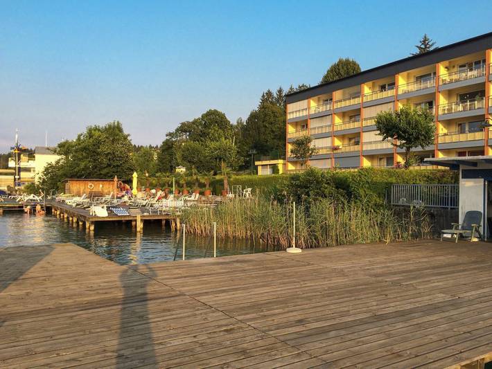 Ferienwohnung für 4 Personen, mit Garten und Seeblick in Velden am Wörther See