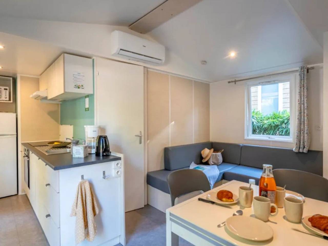 Mobilheim mit Terrasse, 3 Schlafzimmer, für 6 Personen in Rivedoux-Plage, Ile de Re