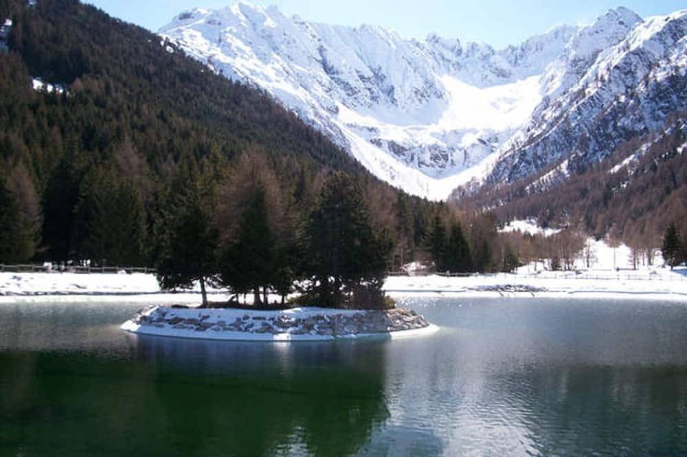 Appartamento intero, Comodo Bilocale. Centro Temu ; (Ponte di Legno) piste a 200m in Temù (Borgo), Temù