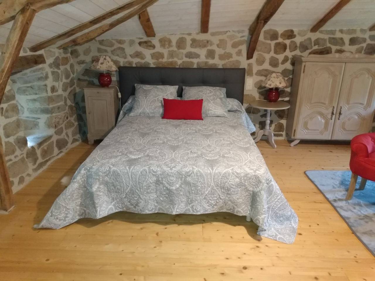 La petite maison en pierres in Mariac, Parc naturel régional des Monts d'Ardèche