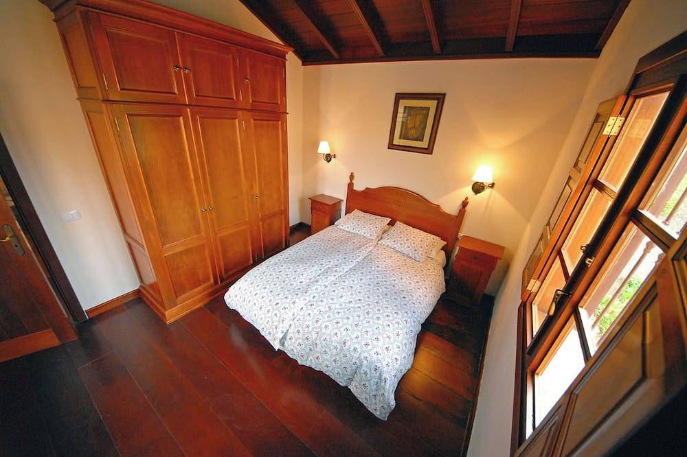 Canary vacation home on finca, all year round. Pool, sea and Teide view in El Durazno, Puerto de la Cruz