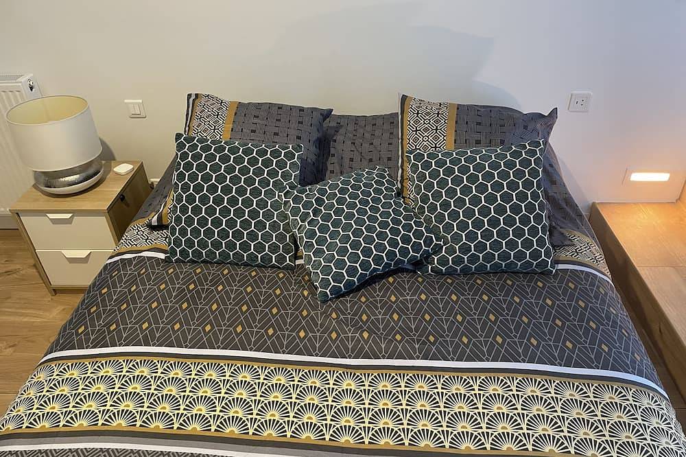 Suite parentale avec douche et toilettes privées in Genas, Lyon et ses environs