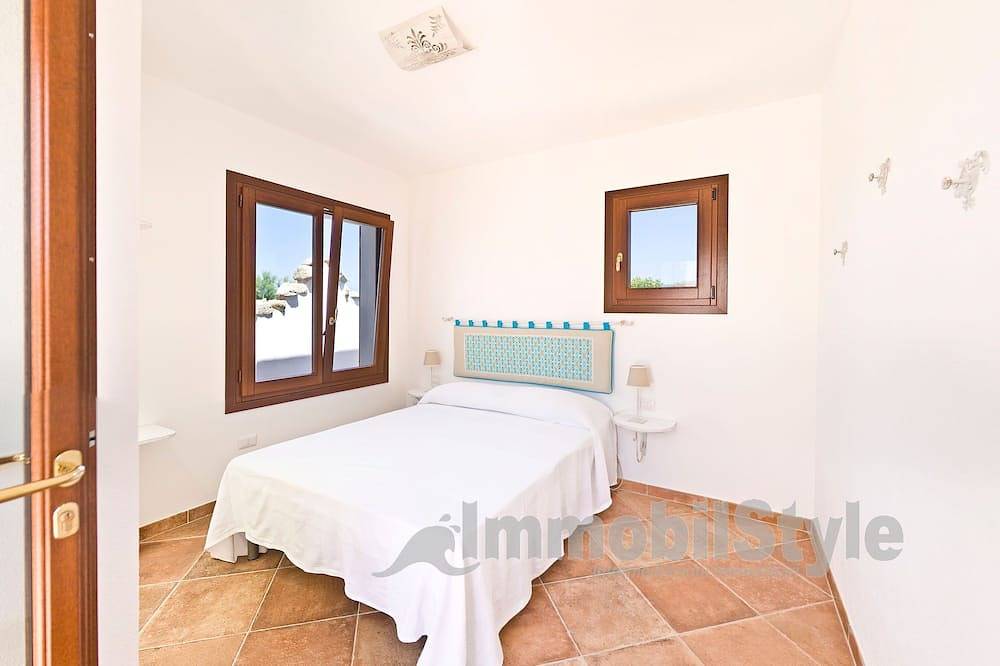Villa fronte mare in prima fila con vista mare mozzafiato in Baia Santa Reparata, Santa Reparata