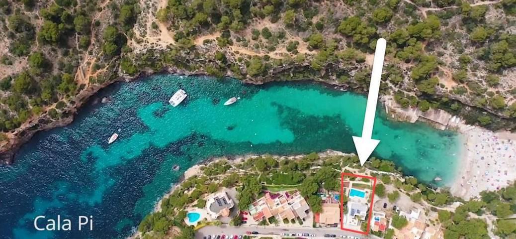Villa für 6 Personen, mit Balkon und Whirlpool sowie Terrasse und Garten in Cala Pi