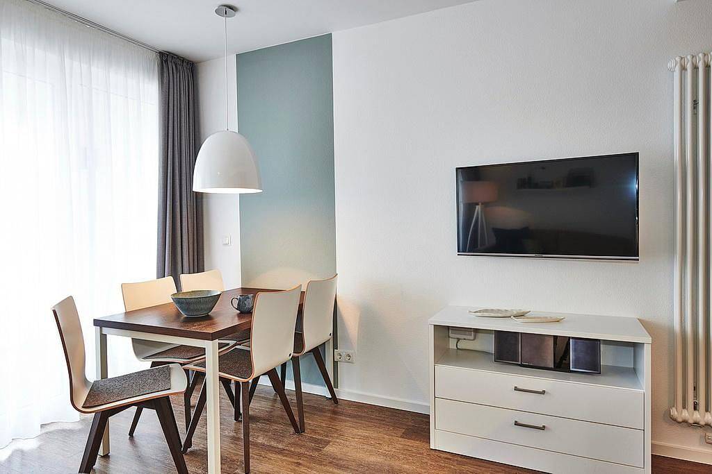 Ganze Wohnung, Strandnahes Ferienapartment mit großem Balkon inkl. Schwimmbad- & Saunanutzung in Bensersiel, Esens