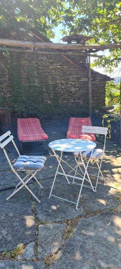 Location de vacances pour 3 personnes, avec vue ainsi que terrasse et jardin, animaux acceptés à Saint-Germain-de-Calberte - 2