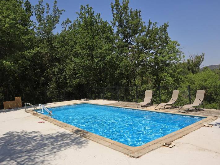 Location de vacances pour 6 personnes, avec vue ainsi que jardin et piscine à Valaurie - 2