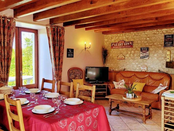Location de vacances pour 6 personnes, avec jardin et terrasse, animaux acceptés à Salles-Lavalette - 4