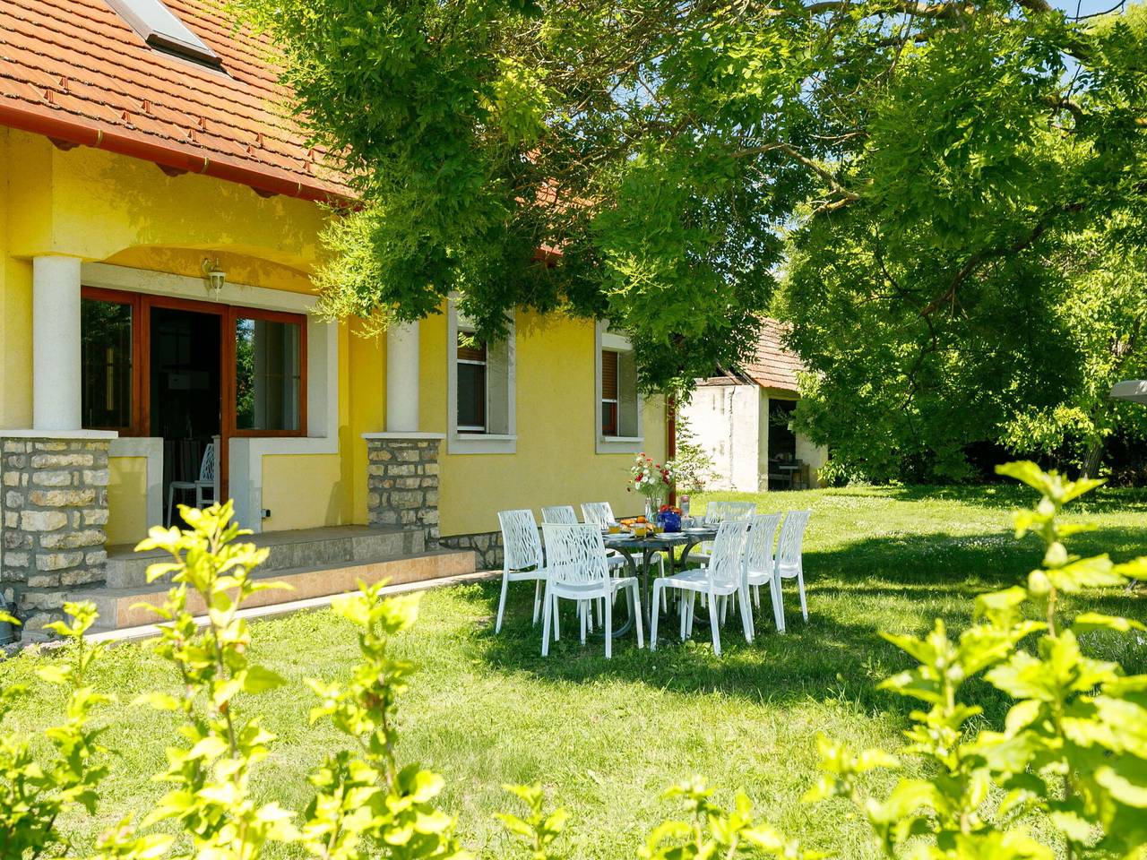 Golf Tee - Golf Tee 100.1 in Balatonudvari, Balatonfüredi járás