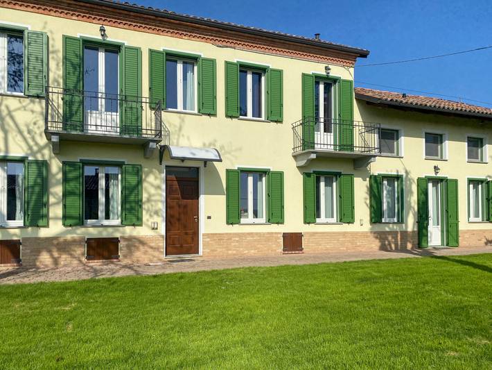 Casa vacanza per 6 persone, con giardino e balcone in Piemonte