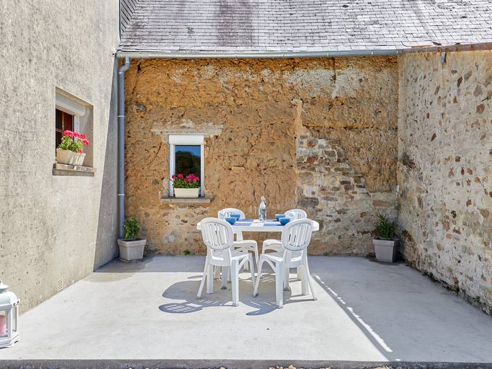 Location de vacances pour 5 personnes, avec terrasse et jardin dans Saint Sauveur De Pierrepont - 2