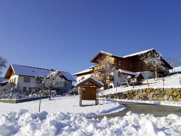 Ferienwohnung für 2 Personen, mit Pool und Balkon sowie Garten, mit Haustier