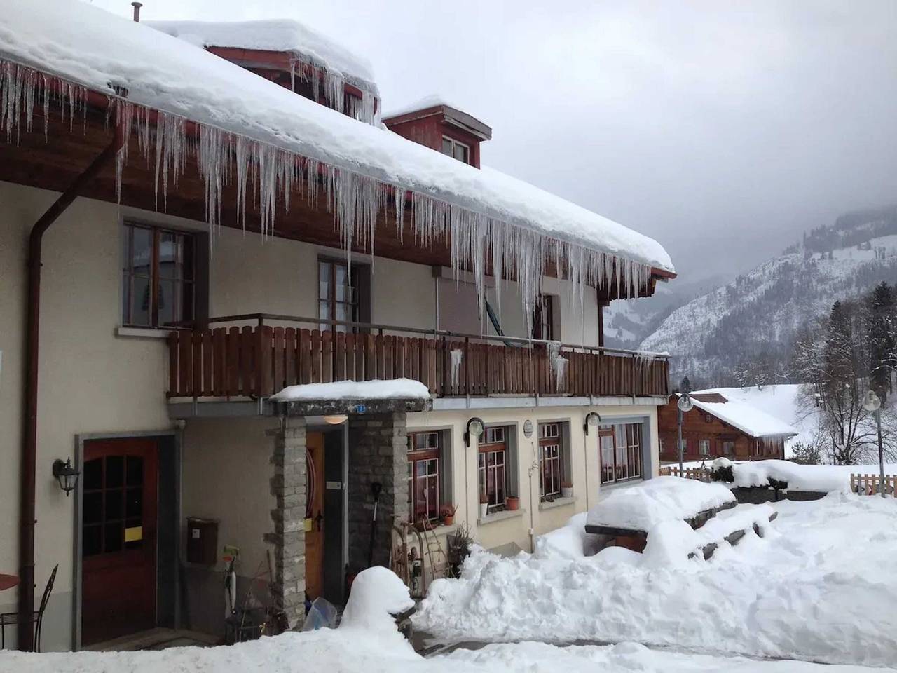 Casa espaciosa con vista a la montaña en Haut-Intyamon in Haut-Intyamon, Cantón de Friburgo