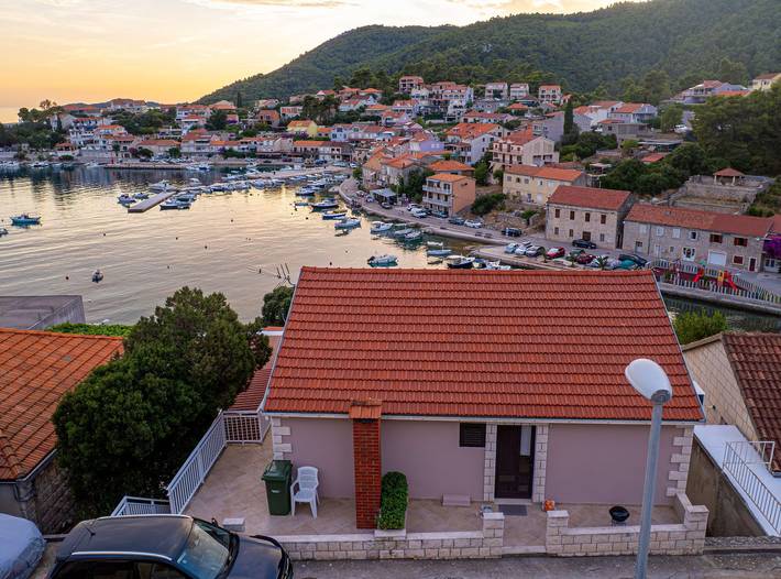 Vakantiewoning voor 8 personen, met uitzicht op zee en balkon op Korcula