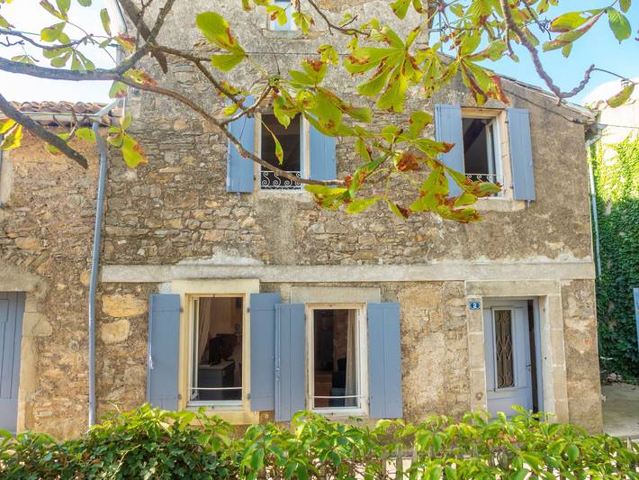Location de vacances pour 4 personnes, avec jardin ainsi que terrasse et piscine à La Caunette - 2