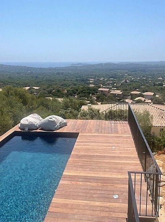 Villa pour 10 personnes, avec piscine et terrasse