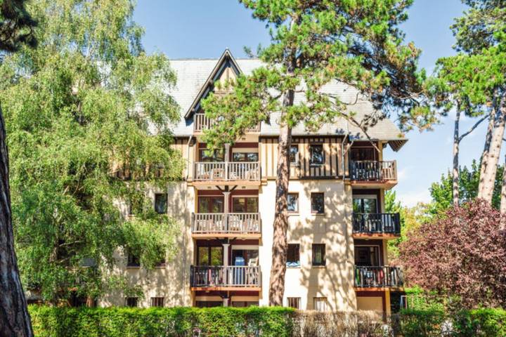 Gîte pour 4 personnes, avec Balcon ainsi que Terrasse et Jardin dans Plage De Tourgeville