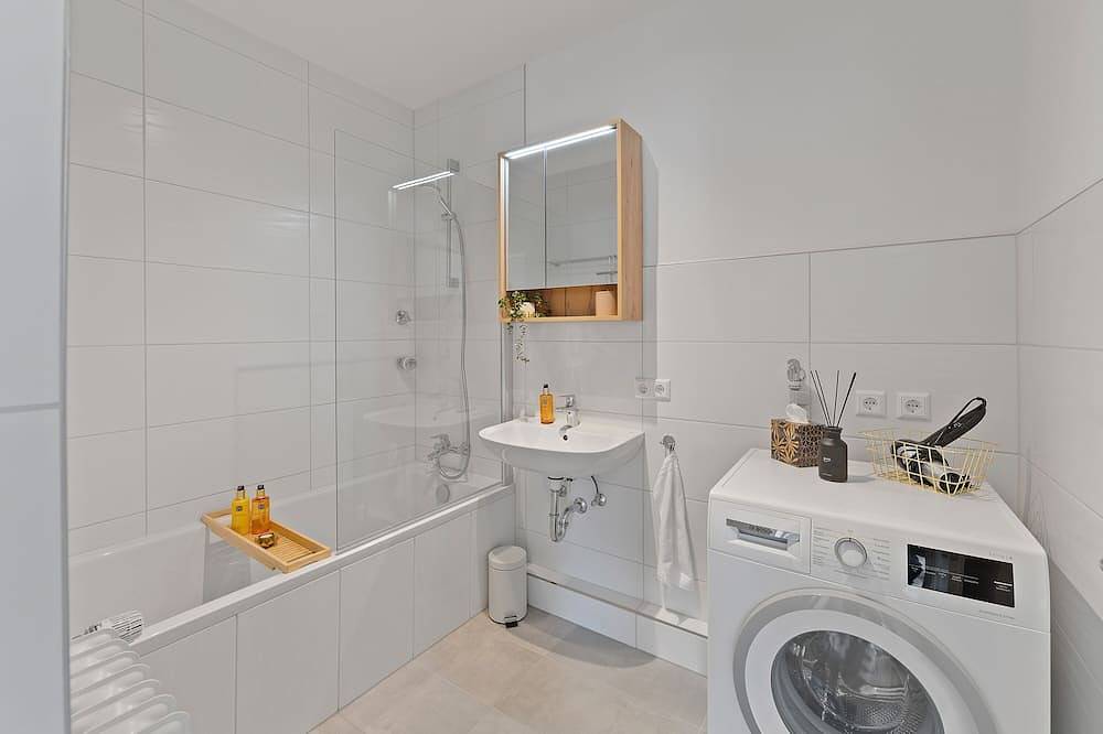 Ganze Wohnung, Roomfall Apartment am Kurpark mit Tg & Wifi & Balkon in Bad Rappenau, Kraichgau