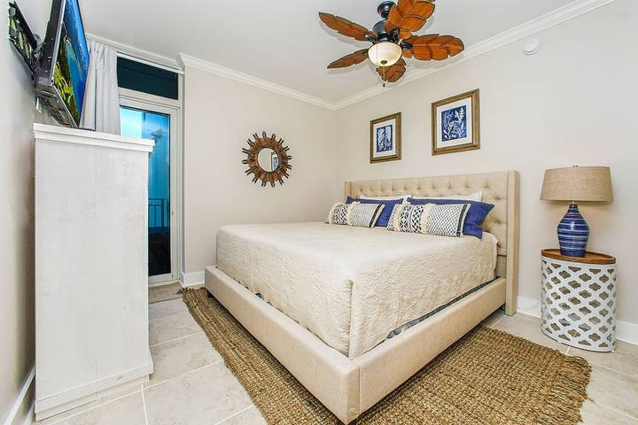 Vacation rental for 8 people, with balcony and pool as well as hot tub in Okaloosa Island