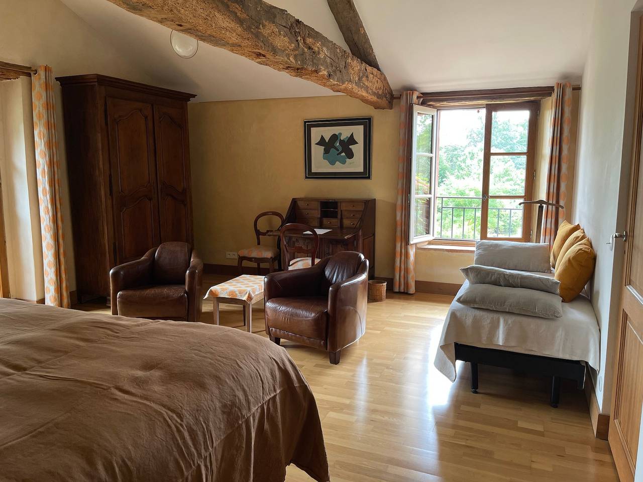 Appartement entier, Appartement « Le Loft Du Chant Du Buc » avec piscine, jardin partagés et Wi-Fi in Marssac-sur-Tarn, Région d'Albi