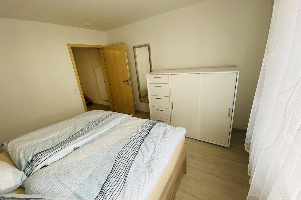Ganze Wohnung, Neu! Ferienwohnung \"Schwarzwaldblick 1\" 100qm mit Balkon  2-6Pers.+Babybett in Untermünstertal, Münstertal