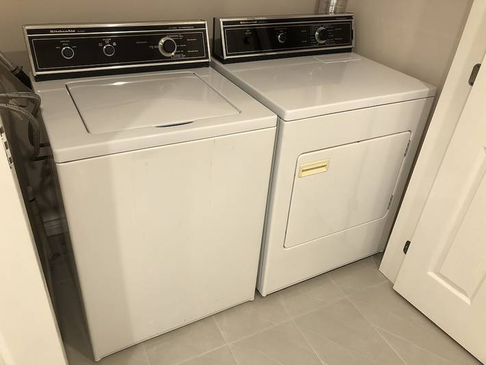 Vacation rental for 8 people, with garden and hot tub in West Kelowna