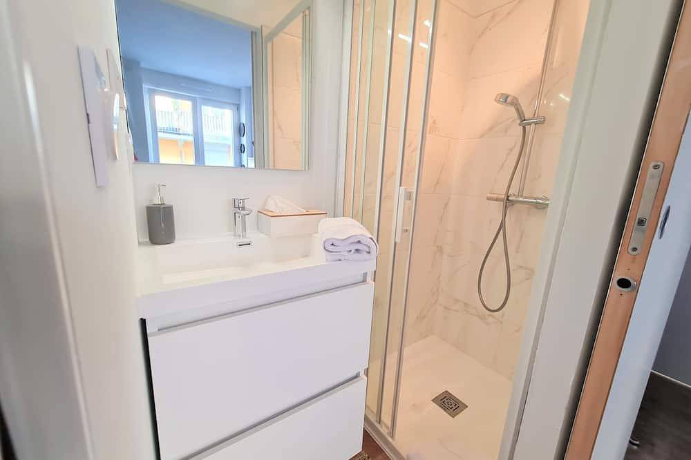 Entire apartment, Le Poulorio 3 - Studio - Proche Gare * By Locly * in Lorient, Côte des Mégalithes