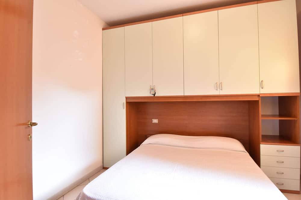 Appartamento intero, Trilocale climatizzato con veranda e posto auto in Rena Majore, Gallura