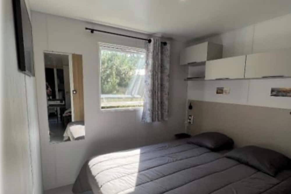 Mobile Home 5* Campsite Direct access beach in Vendays-Montalivet, Lesparre-Médoc region