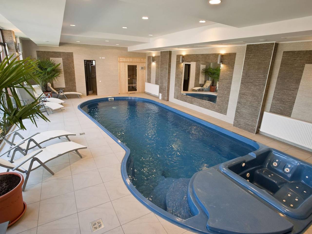 Kürzlich in eine Ferienvilla konvertiertes, umfriedetes Haus aus der Sac in Karpaten