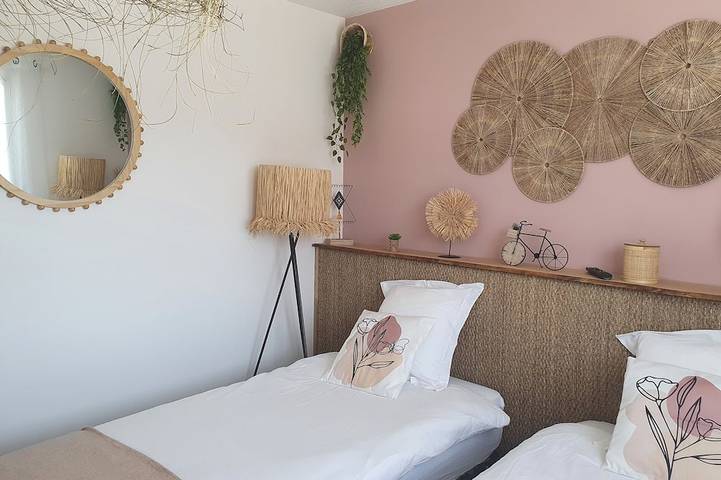 Location de vacances pour 12 personnes, avec Terrasse et Jardin à Bon-Encontre - 2