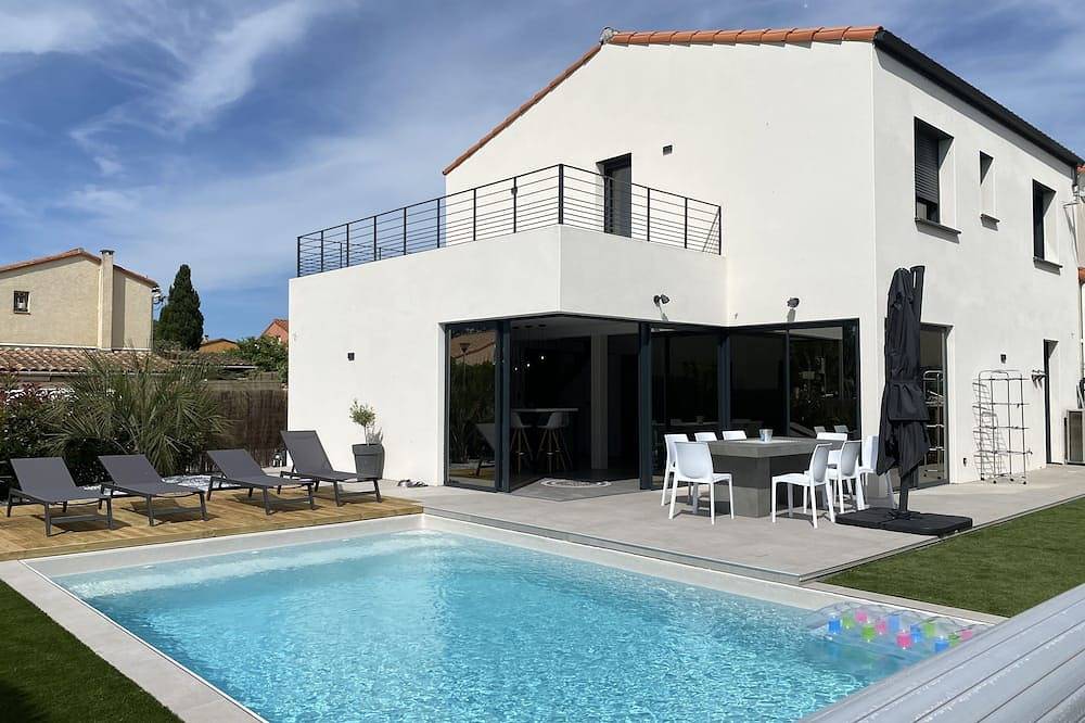 Villa Tomeva, maison récente avec piscine chauffée, à 400 mètres de la plage. in Sainte-Marie Plage, Sainte-Marie-la-Mer