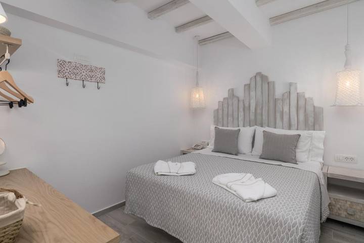 Location de vacances pour 2 personnes, avec jardin et terrasse dans Adamas - 2