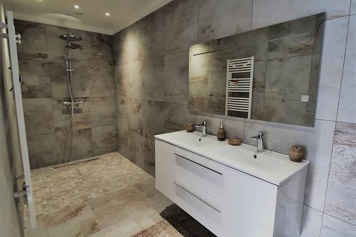 Location de vacances pour 8 personnes, avec jardin et jacuzzi à Vescovato - 4