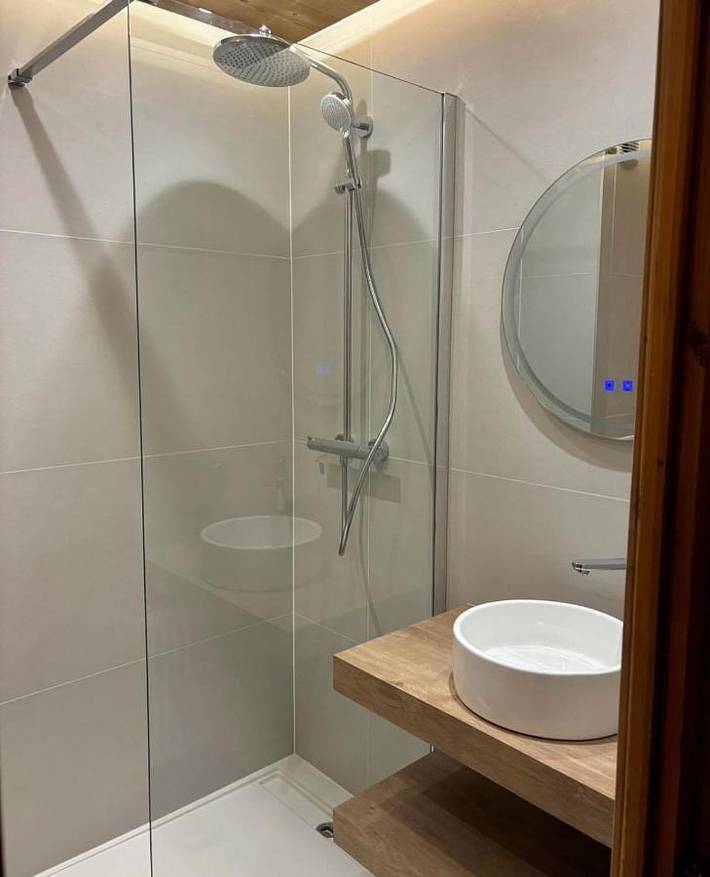 Hôtel pour 3 personnes, avec vue ainsi que jardin et vue sur le lac à Saint-Paul-en-Chablais - 3