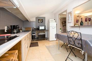 Gîte pour 4 personnes, avec balcon ainsi que sauna et jardin dans Horgues