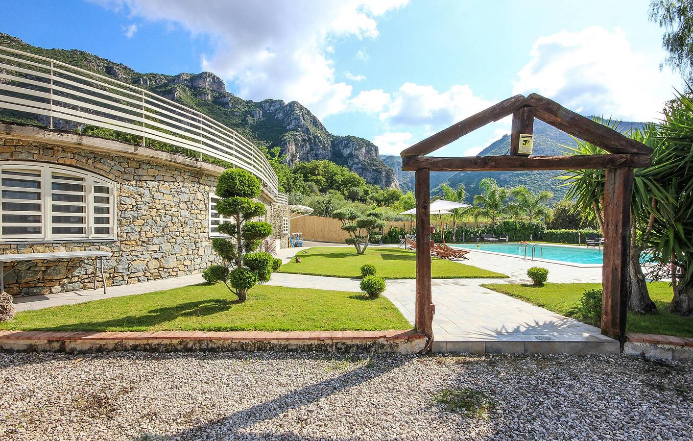 Charmante Wohnung mit Pool in der Nähe von Trentinara Stadtzentrum in Giungano, Cilento