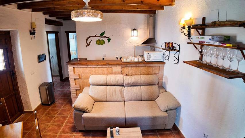 Casa de vacaciones para 6 personas, con piscina además de jardín y vistas, Se admiten mascotas en Sierra de Segura - 2