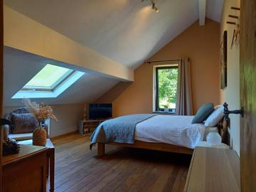 Chambre d’hôte pour 2 personnes, avec jardin ainsi que vue et piscine à Stoumont